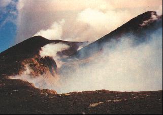 ETNA cratere centrale. Foto di V. Crimi